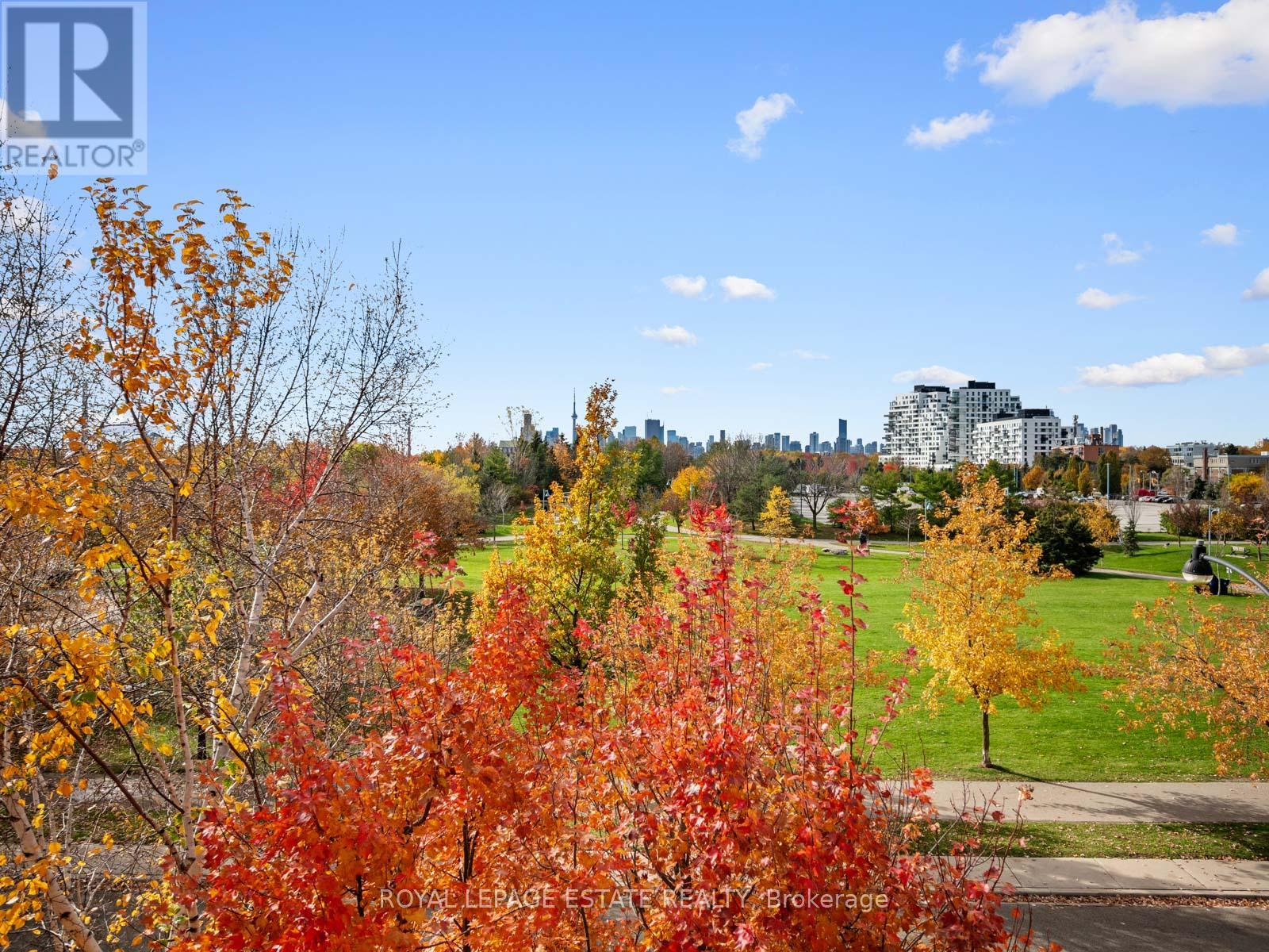 53 Northern Dancer Boulevard, Toronto, Ontario  M4L 3Z8 - Photo 32 - E12533466