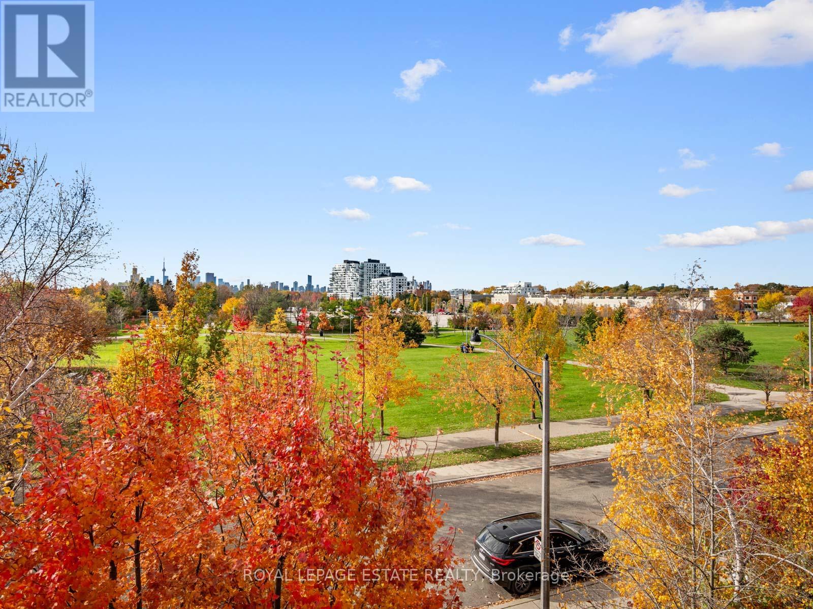 53 Northern Dancer Boulevard, Toronto, Ontario  M4L 3Z8 - Photo 33 - E12533466