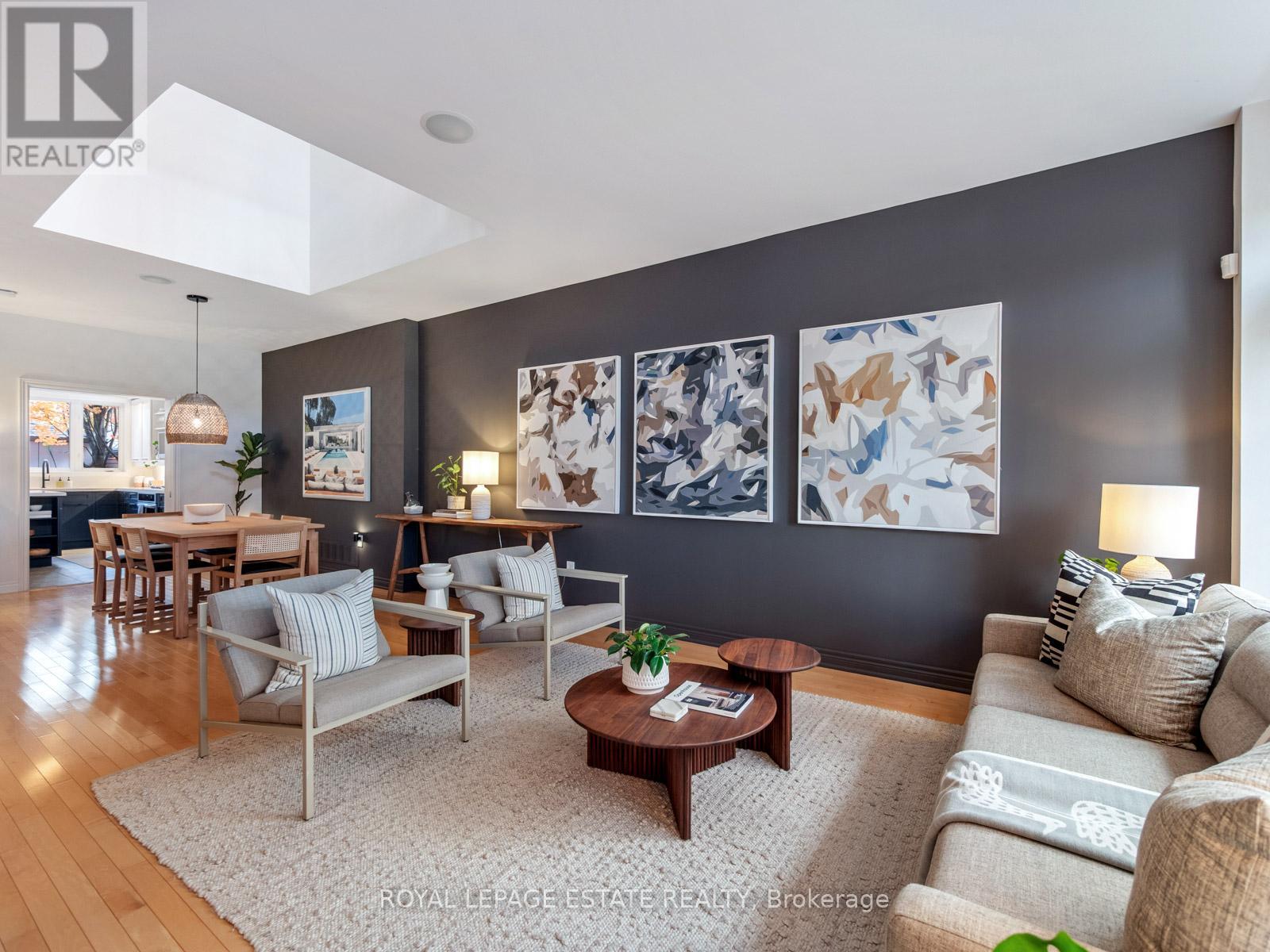 53 Northern Dancer Boulevard, Toronto, Ontario  M4L 3Z8 - Photo 4 - E12533466