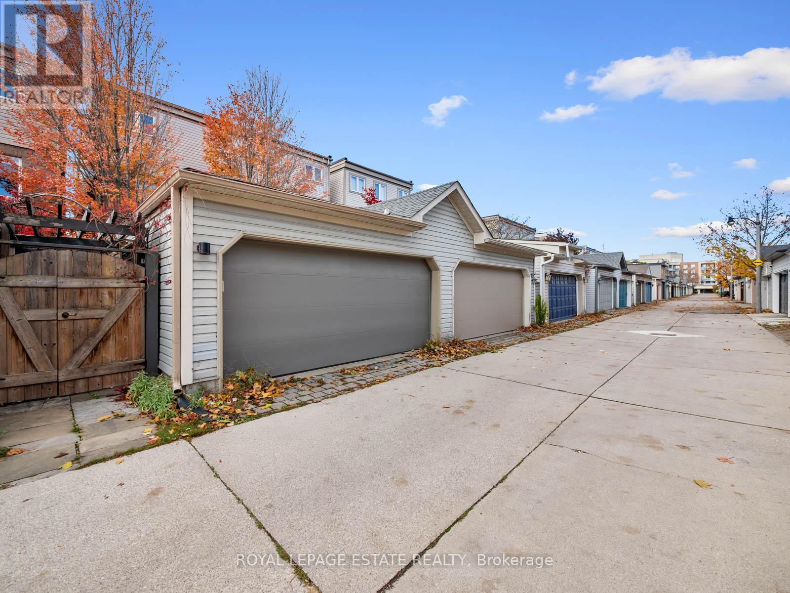 53 Northern Dancer Boulevard, Toronto, Ontario  M4L 3Z8 - Photo 41 - E12533466