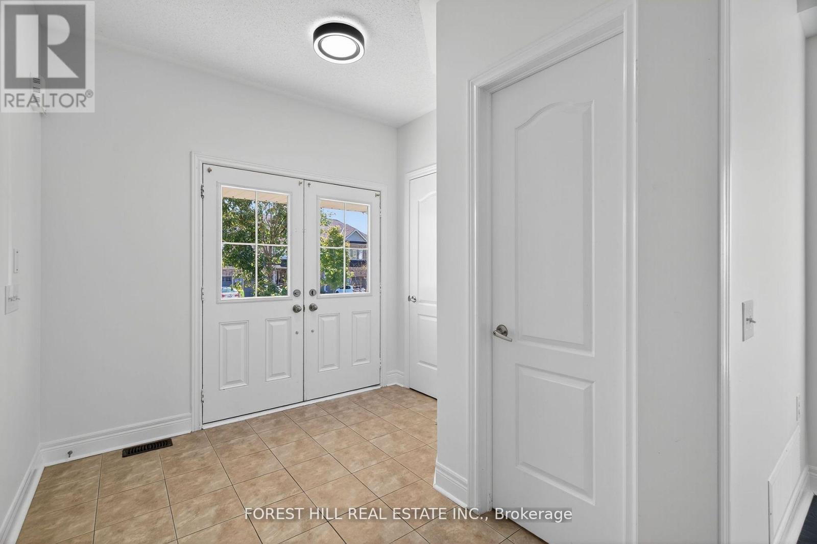 14 Dewell Crescent, Clarington, Ontario  L1E 0B7 - Photo 2 - E12533506