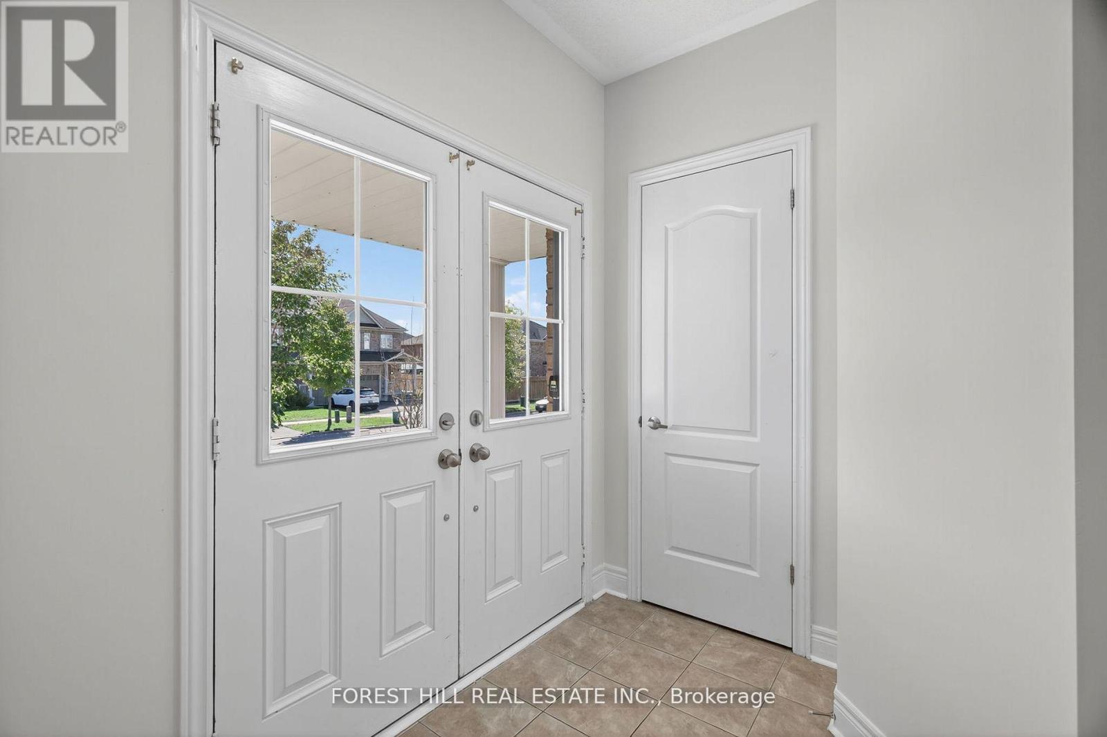 14 Dewell Crescent, Clarington, Ontario  L1E 0B7 - Photo 3 - E12533506