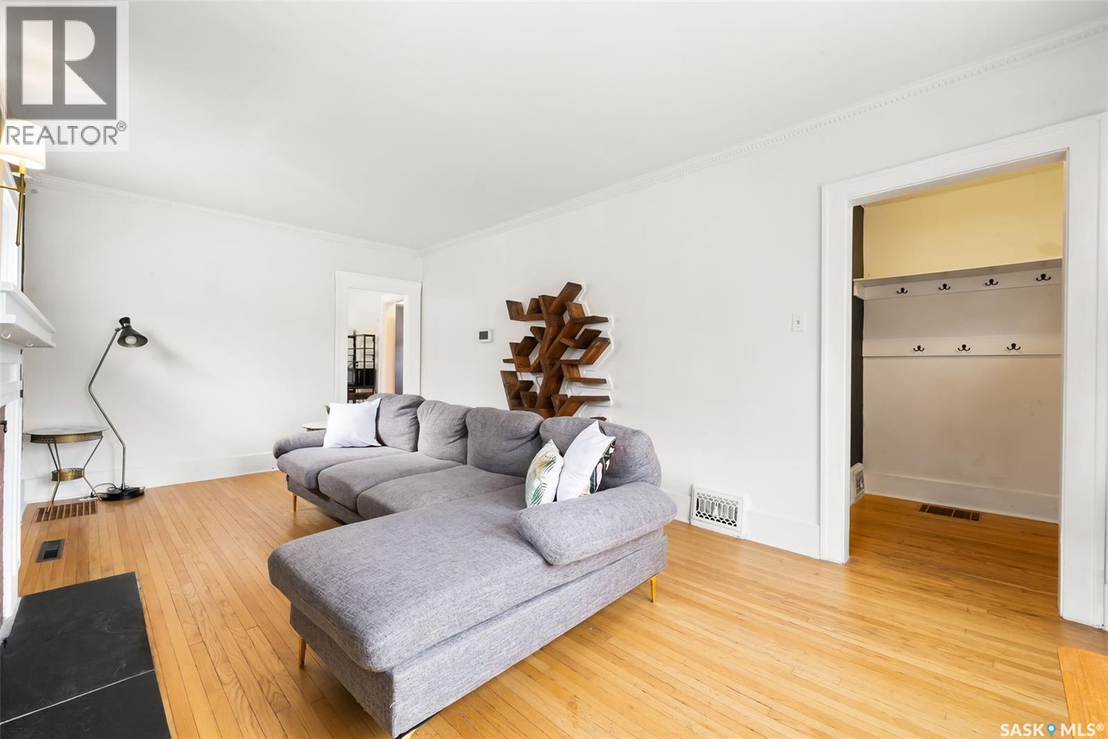 2314 Elphinstone Street, Regina, Saskatchewan  S4T 3P1 - Photo 3 - SK023834