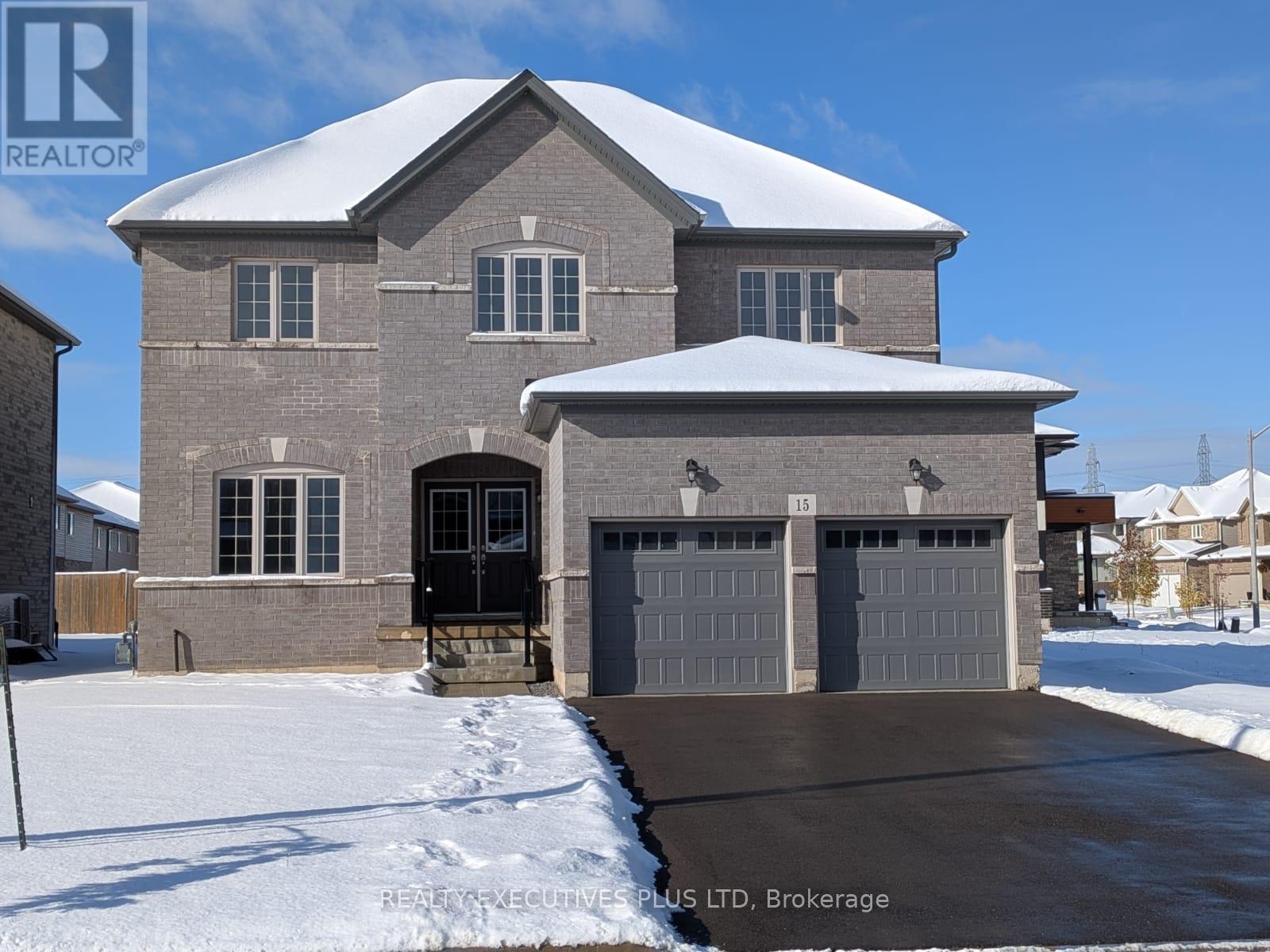 15 Venture Way, Thorold, Ontario  L2V 0G9 - Photo 3 - X12526646