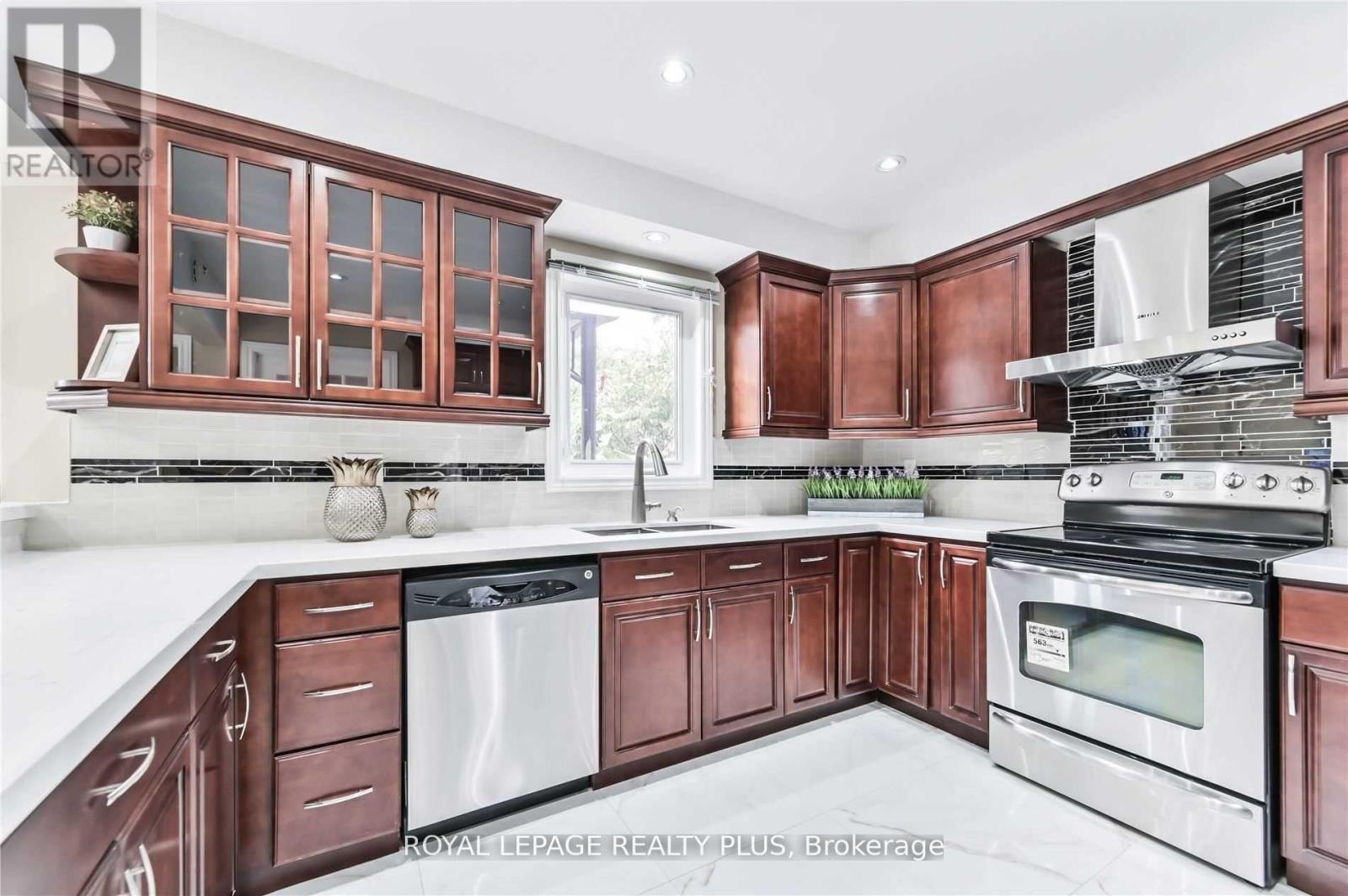 Main - 101 Valleymede Drive, Richmond Hill, Ontario  L4B 1T6 - Photo 10 - N12533352