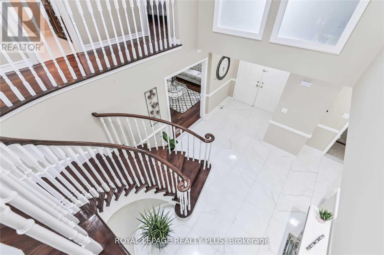 Main - 101 Valleymede Drive, Richmond Hill, Ontario  L4B 1T6 - Photo 3 - N12533352