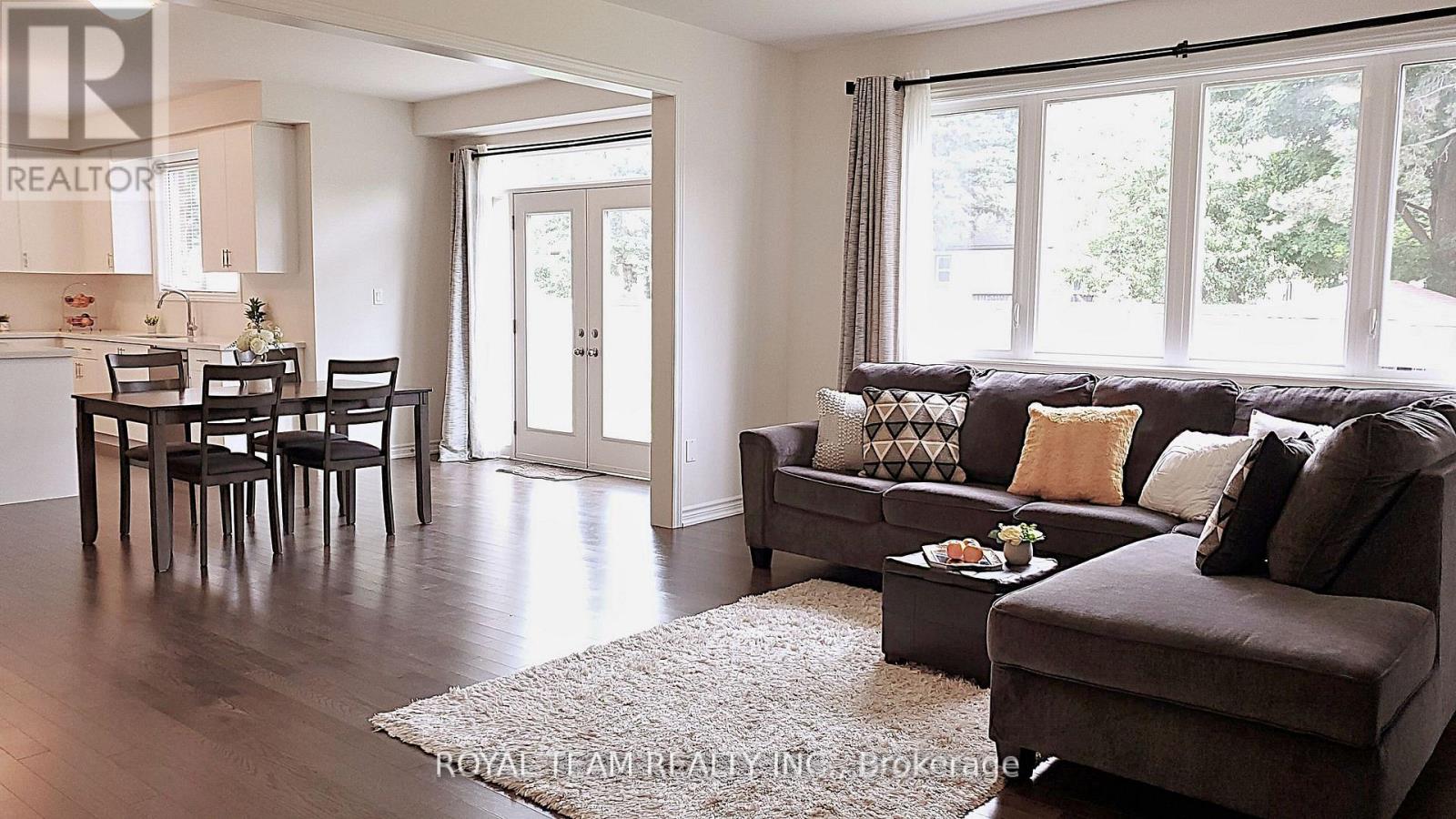 251 Danny Wheeler Boulevard, Georgina, Ontario  L4P 0J9 - Photo 21 - N12533370