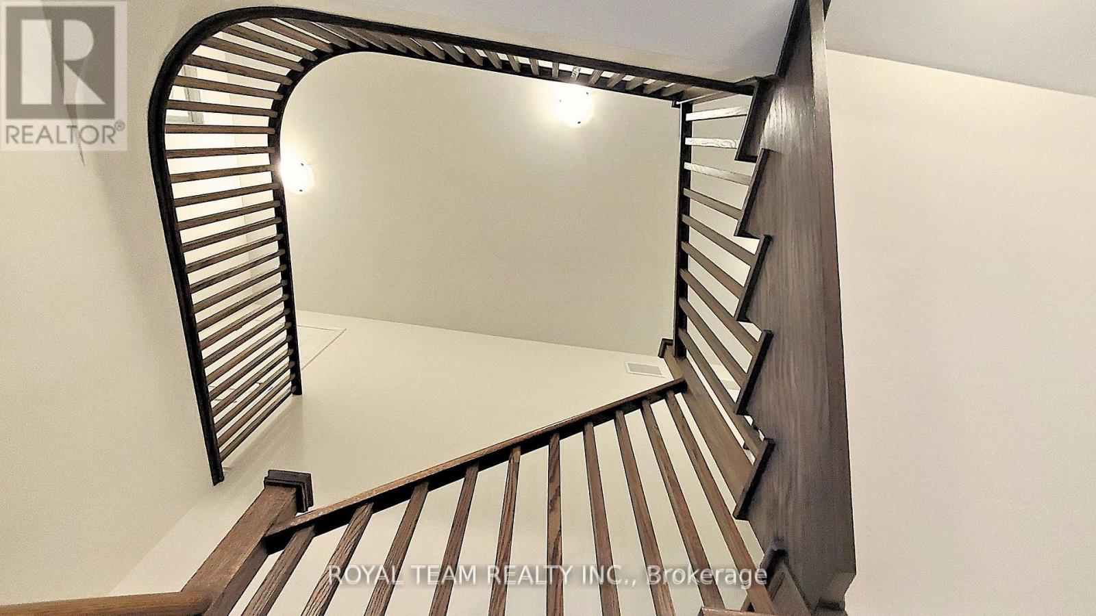 251 Danny Wheeler Boulevard, Georgina, Ontario  L4P 0J9 - Photo 23 - N12533370