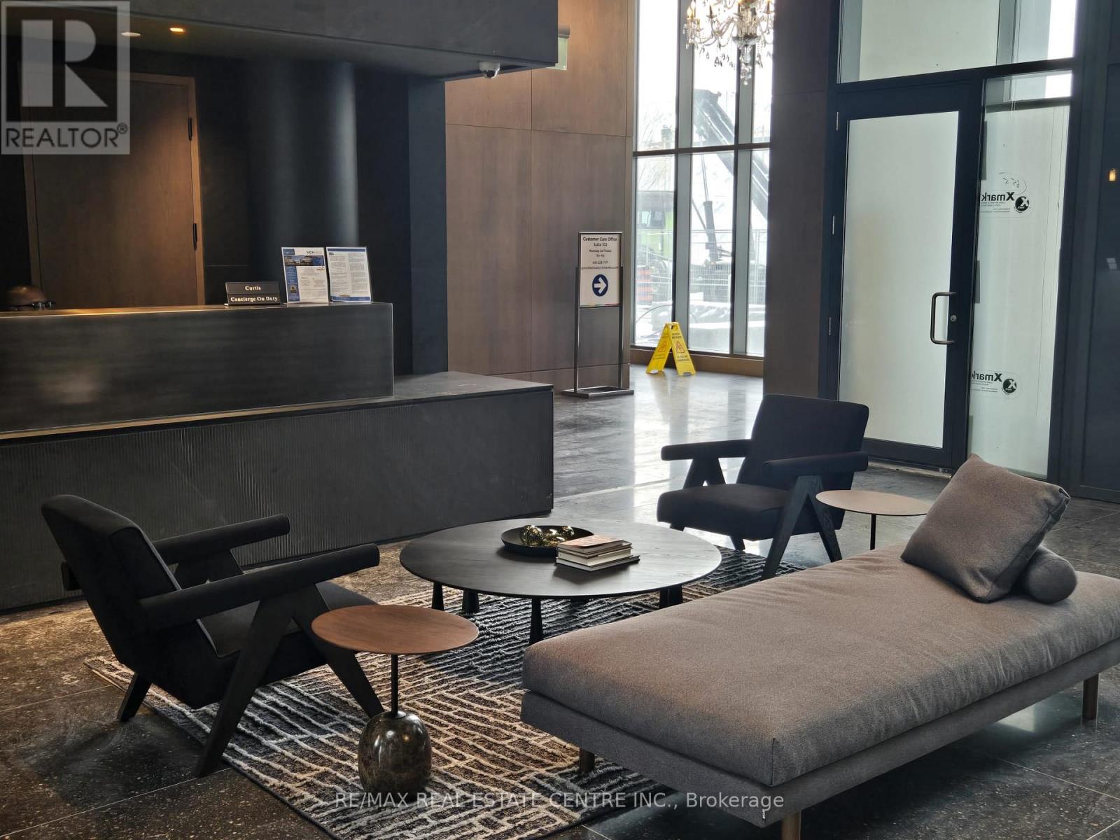 1109 - 8 Interchange Way, Vaughan, Ontario  L4K 5Z7 - Photo 11 - N12533428