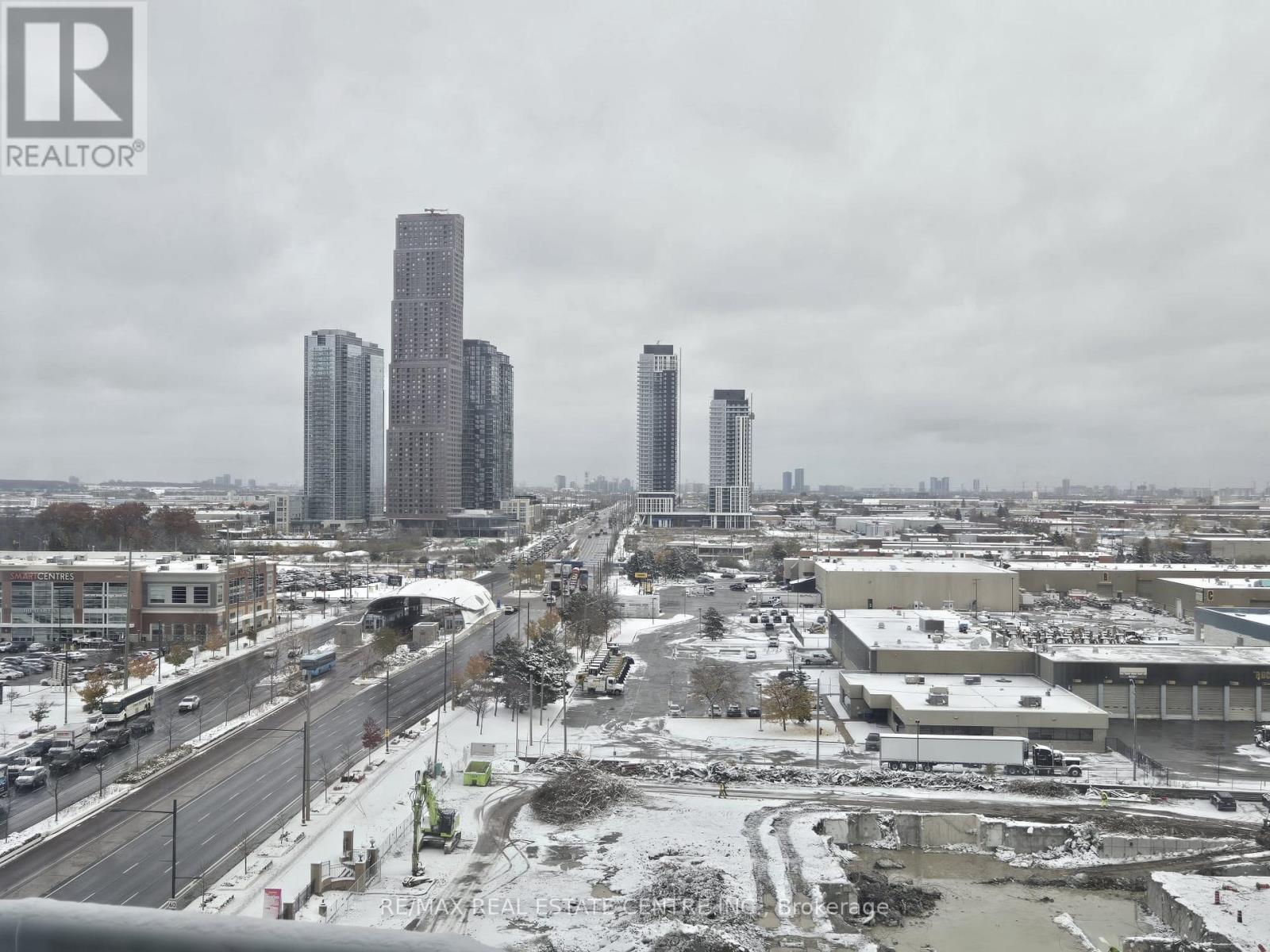 1109 - 8 Interchange Way, Vaughan, Ontario  L4K 5Z7 - Photo 12 - N12533428