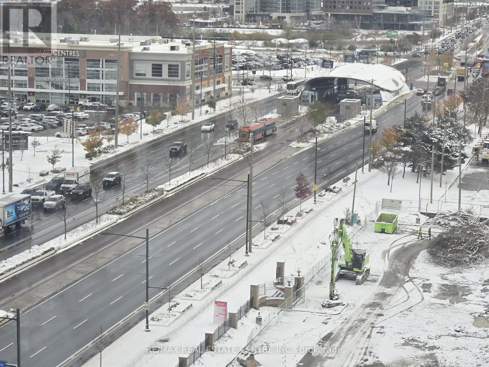 1109 - 8 Interchange Way, Vaughan, Ontario  L4K 5Z7 - Photo 13 - N12533428