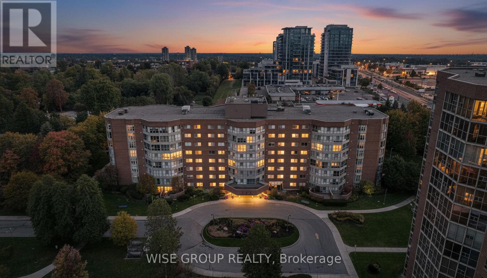 113 - 5 WELDRICK ROAD W, Richmond Hill, Ontario