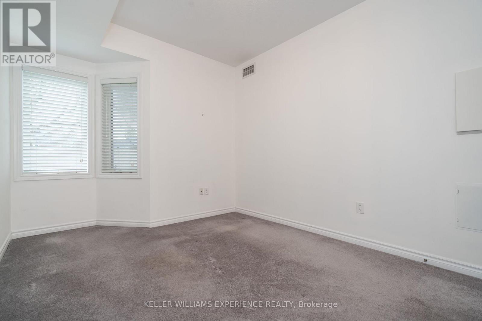 103 - 19b Yonge Street N, Springwater, Ontario  L0L 1P0 - Photo 16 - S12533398