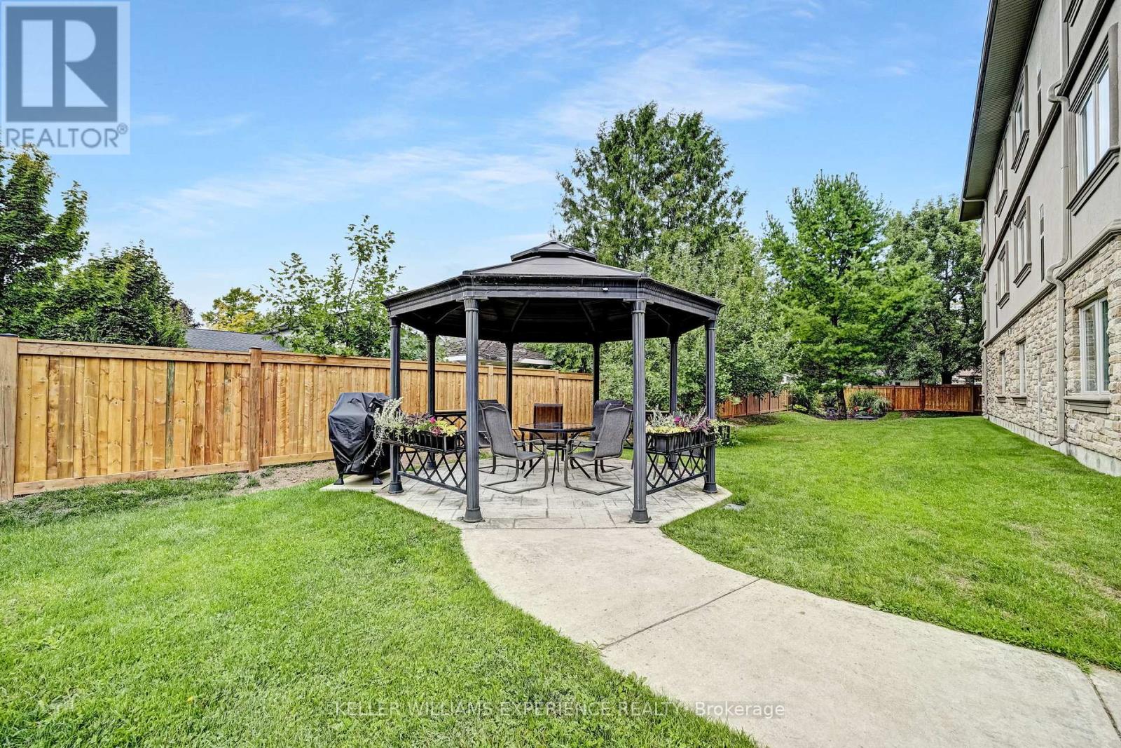 103 - 19b Yonge Street N, Springwater, Ontario  L0L 1P0 - Photo 32 - S12533398