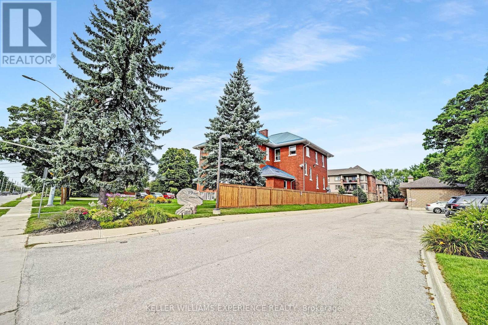 103 - 19b Yonge Street N, Springwater, Ontario  L0L 1P0 - Photo 33 - S12533398