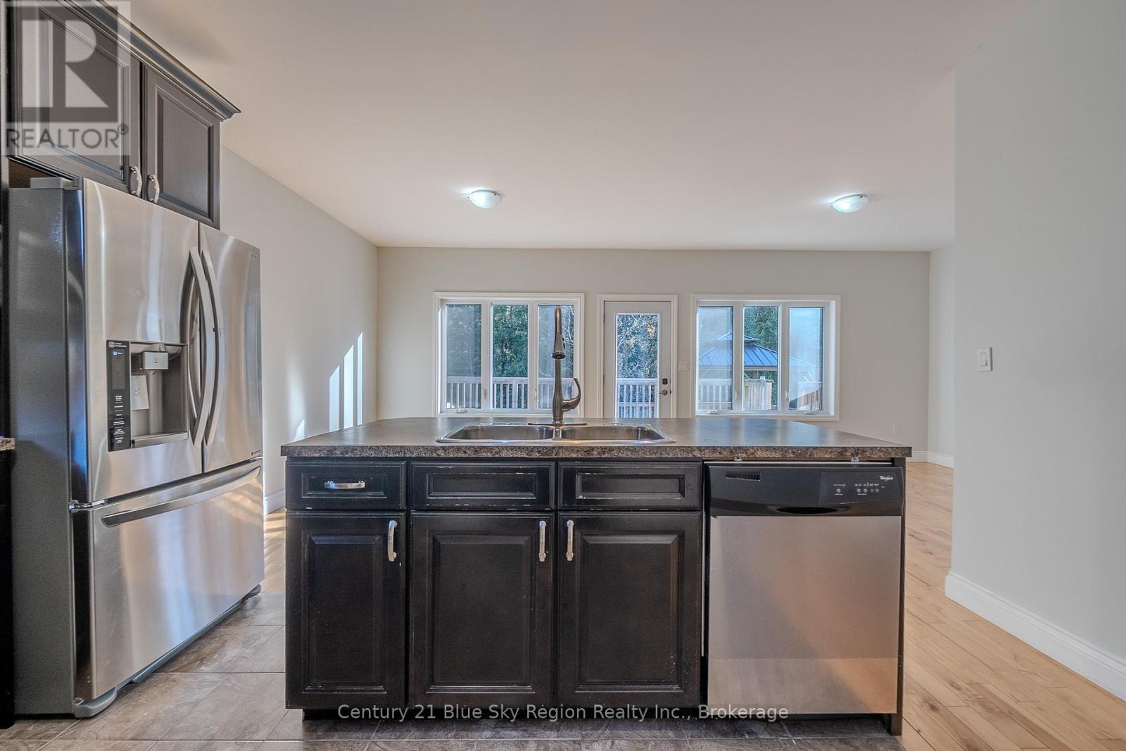 211 Thelma Avenue, North Bay (Ferris), Ontario  P1A 4M9 - Photo 11 - X12533550