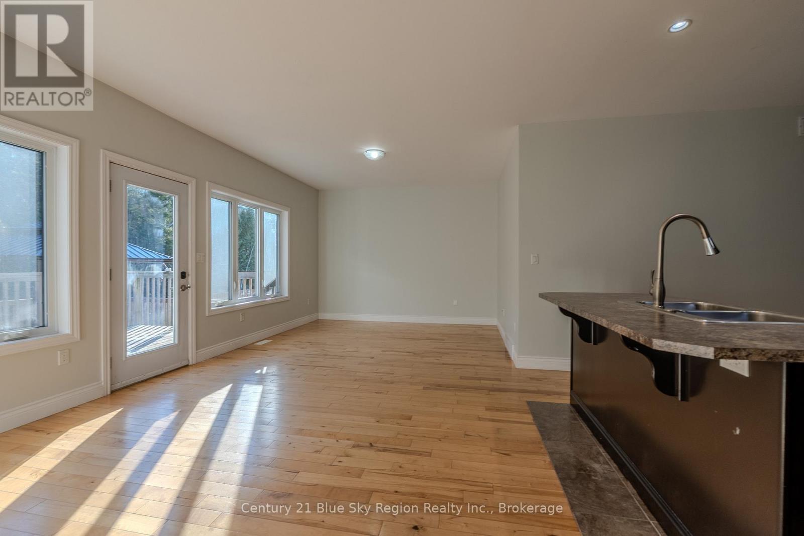 211 Thelma Avenue, North Bay (Ferris), Ontario  P1A 4M9 - Photo 17 - X12533550