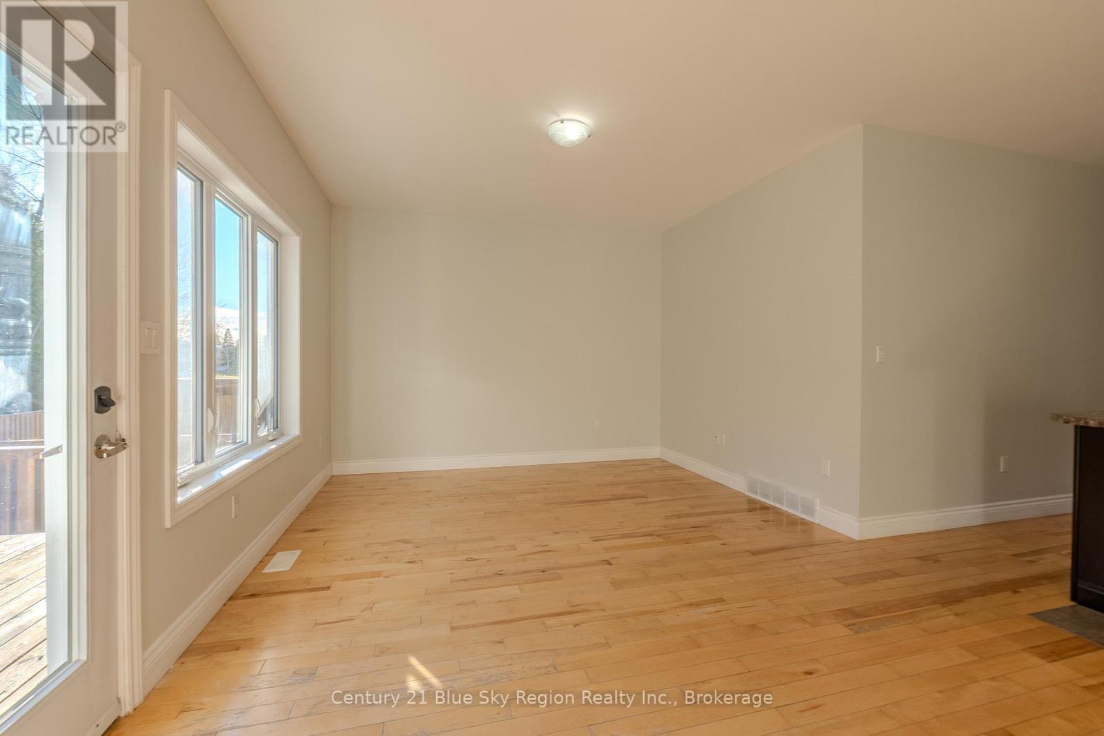 211 Thelma Avenue, North Bay (Ferris), Ontario  P1A 4M9 - Photo 19 - X12533550