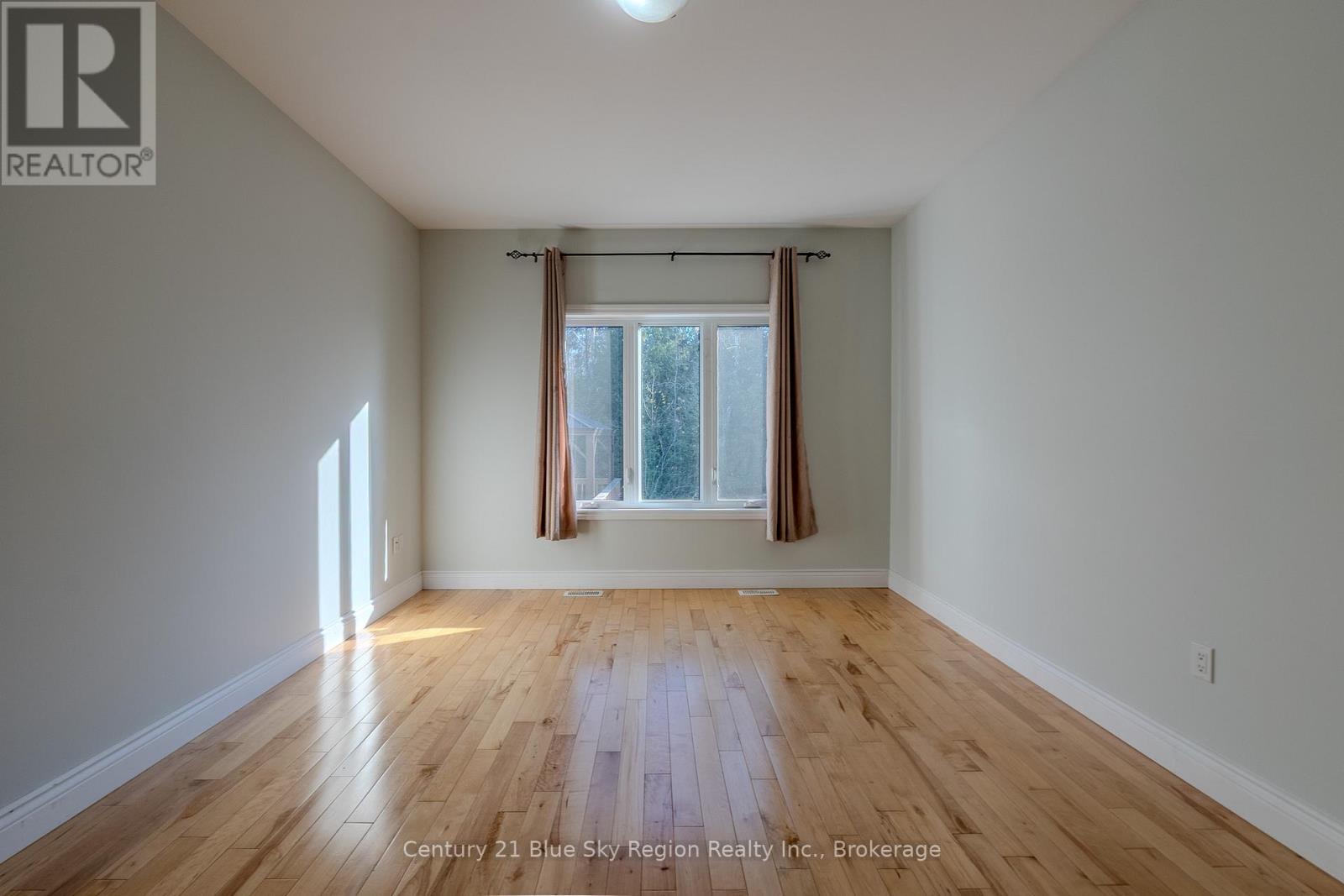 211 Thelma Avenue, North Bay (Ferris), Ontario  P1A 4M9 - Photo 21 - X12533550