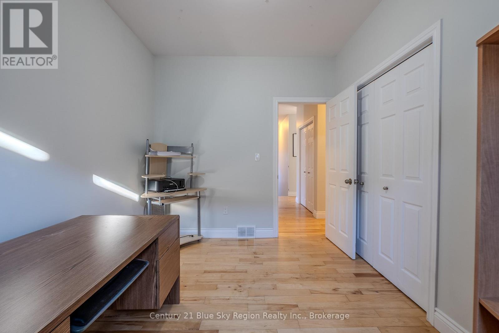 211 Thelma Avenue, North Bay (Ferris), Ontario  P1A 4M9 - Photo 27 - X12533550