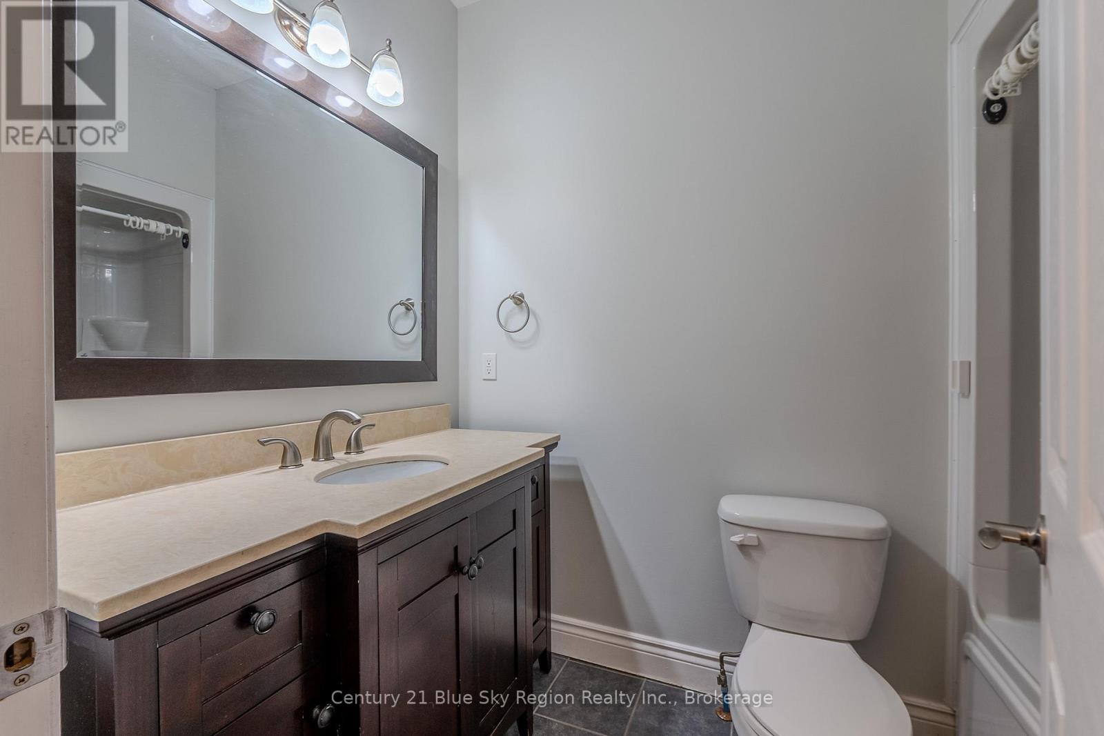 211 Thelma Avenue, North Bay (Ferris), Ontario  P1A 4M9 - Photo 28 - X12533550