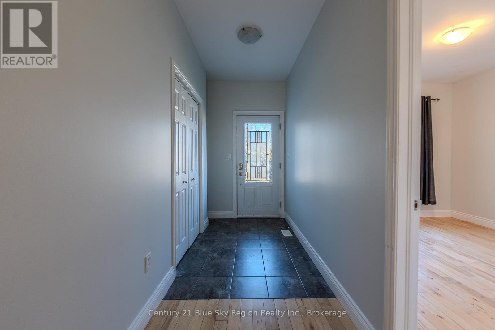 211 Thelma Avenue, North Bay (Ferris), Ontario  P1A 4M9 - Photo 6 - X12533550