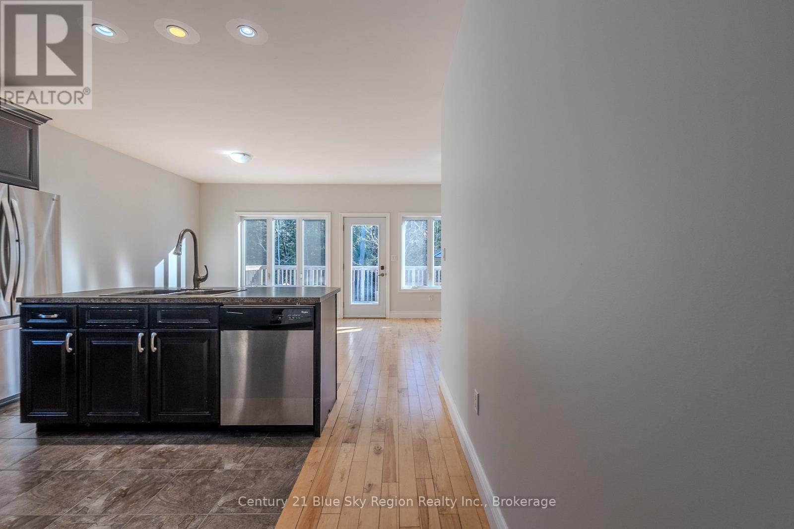 211 Thelma Avenue, North Bay (Ferris), Ontario  P1A 4M9 - Photo 7 - X12533550