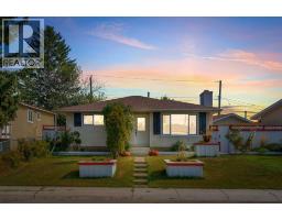 1271 Penedo Crescent SE Penbrooke Meadows