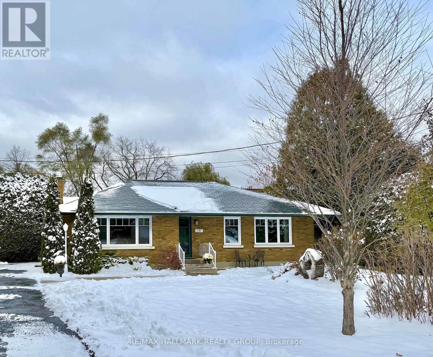 18 KERRY CRESCENT, Ottawa, Ontario