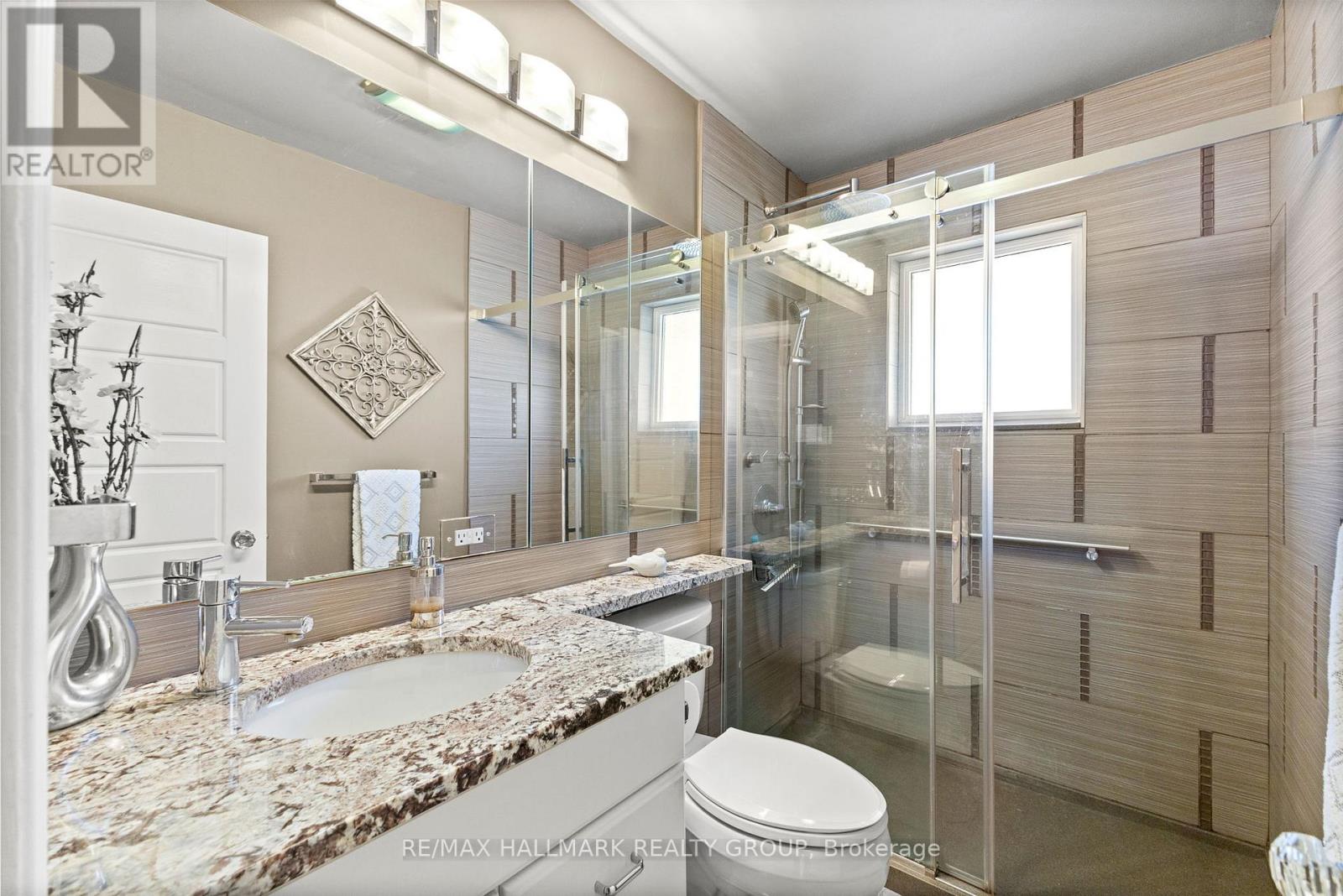 18 Kerry Crescent, Ottawa, Ontario  K2E 5V6 - Photo 19 - X12473157