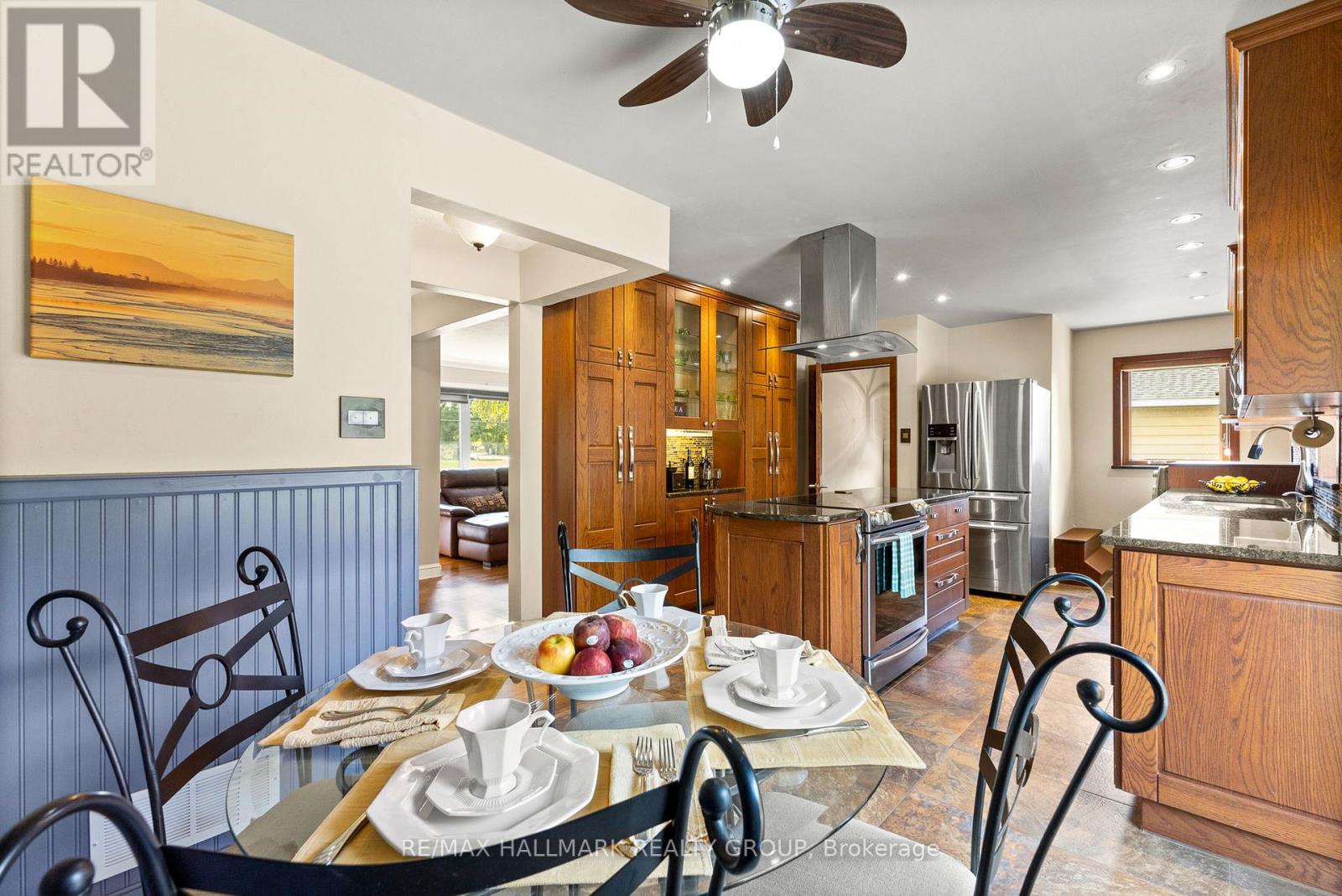 18 Kerry Crescent, Ottawa, Ontario  K2E 5V6 - Photo 17 - X12473157