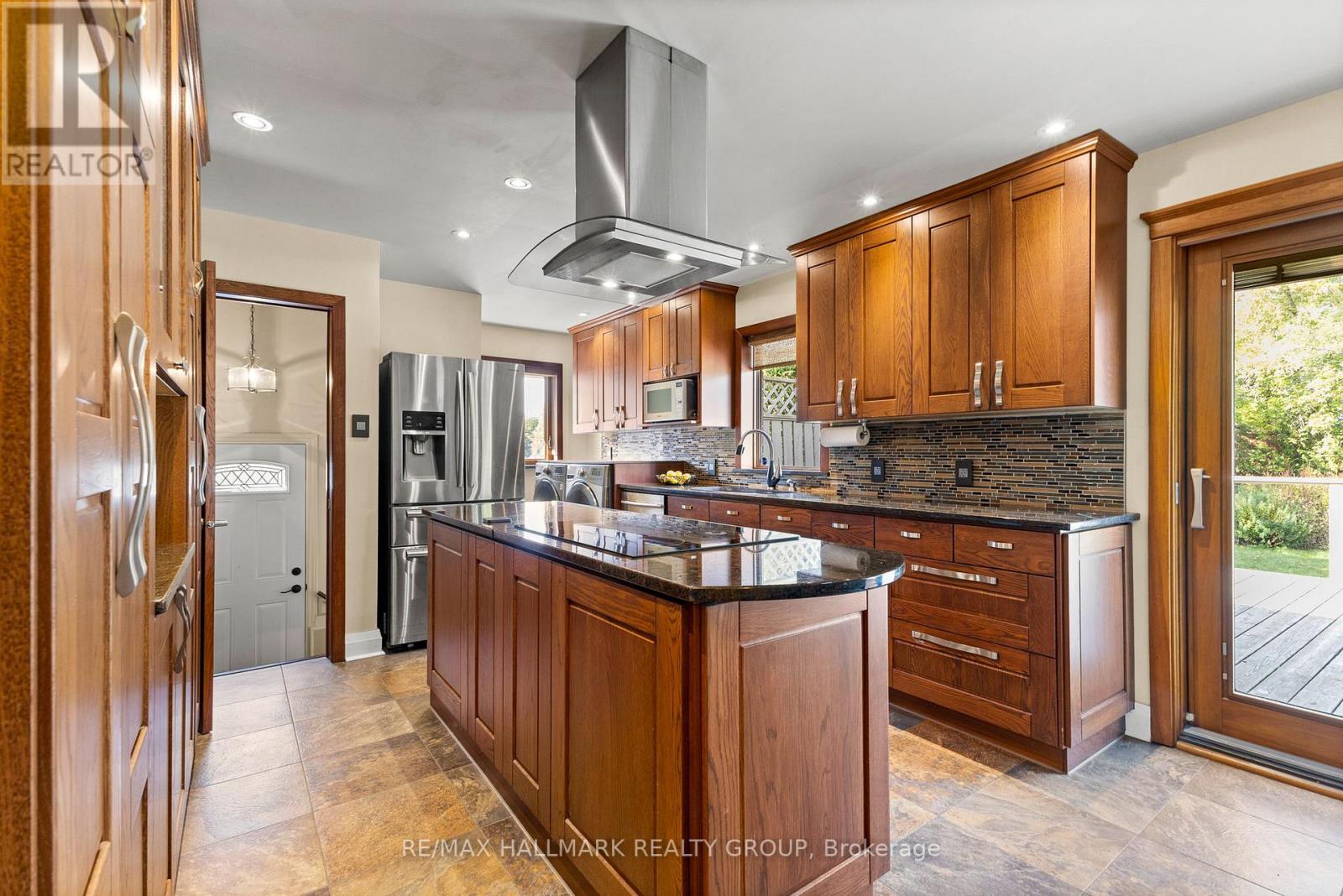 18 Kerry Crescent, Ottawa, Ontario  K2E 5V6 - Photo 11 - X12473157