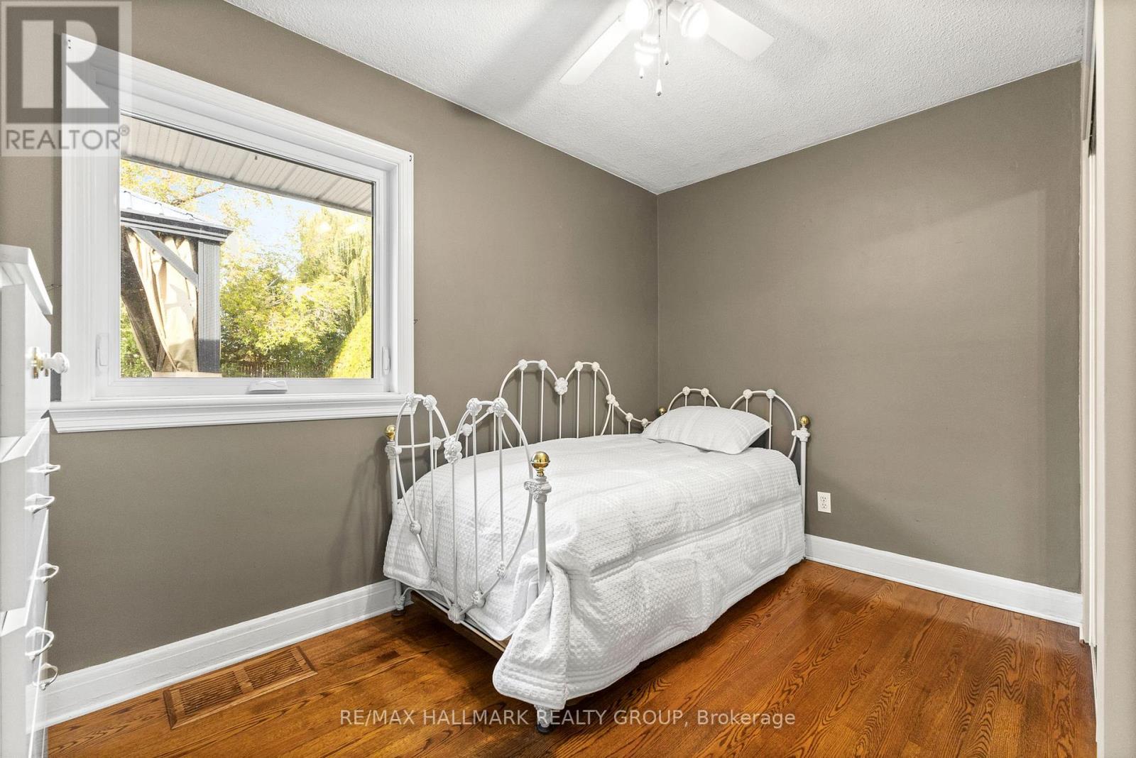 18 Kerry Crescent, Ottawa, Ontario  K2E 5V6 - Photo 23 - X12473157