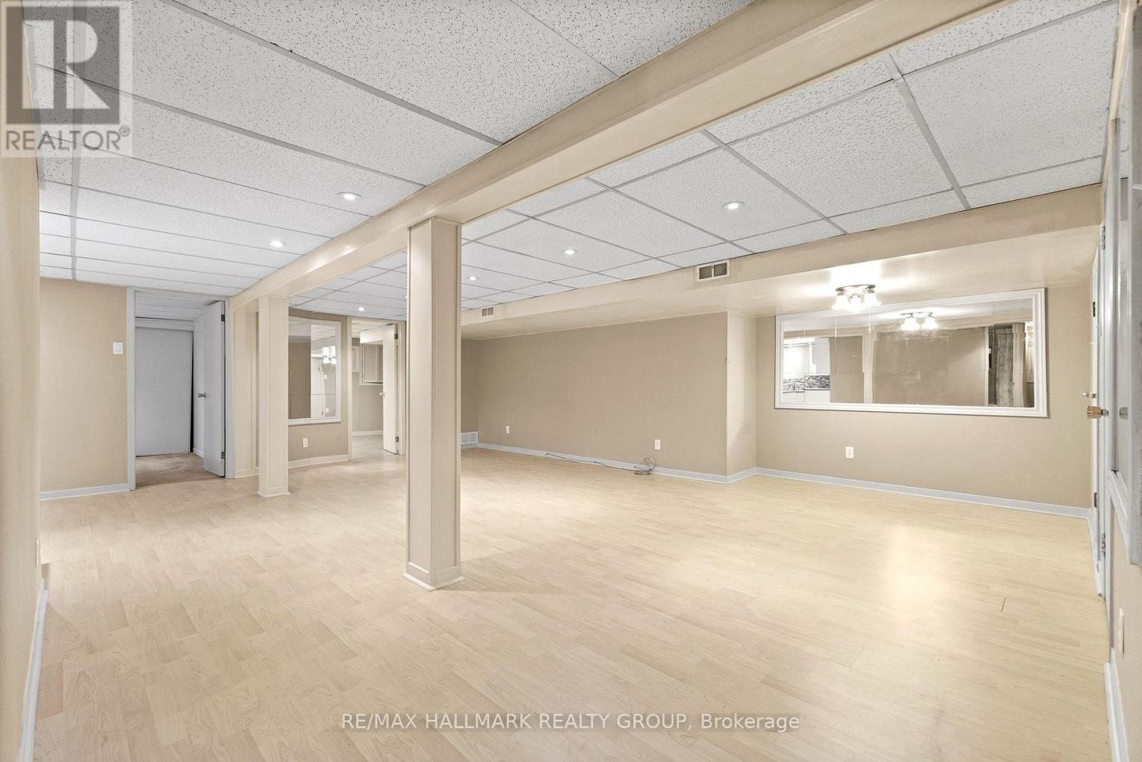 18 Kerry Crescent, Ottawa, Ontario  K2E 5V6 - Photo 26 - X12473157