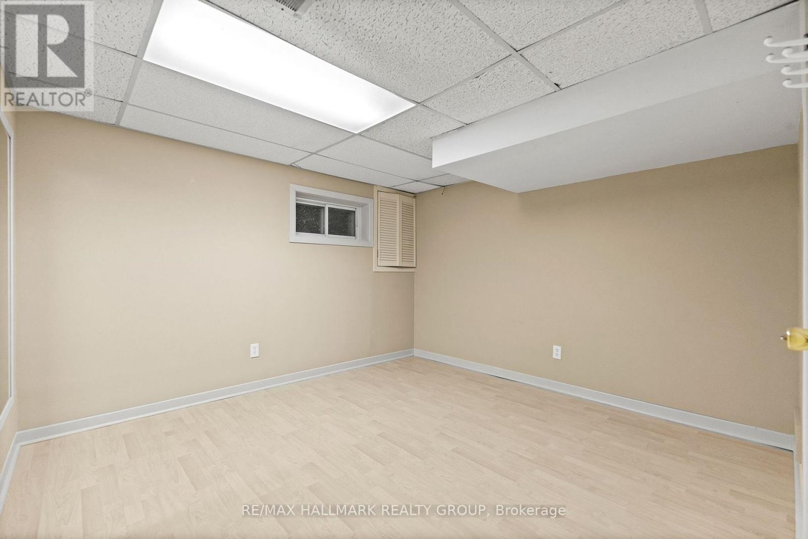 18 Kerry Crescent, Ottawa, Ontario  K2E 5V6 - Photo 32 - X12473157