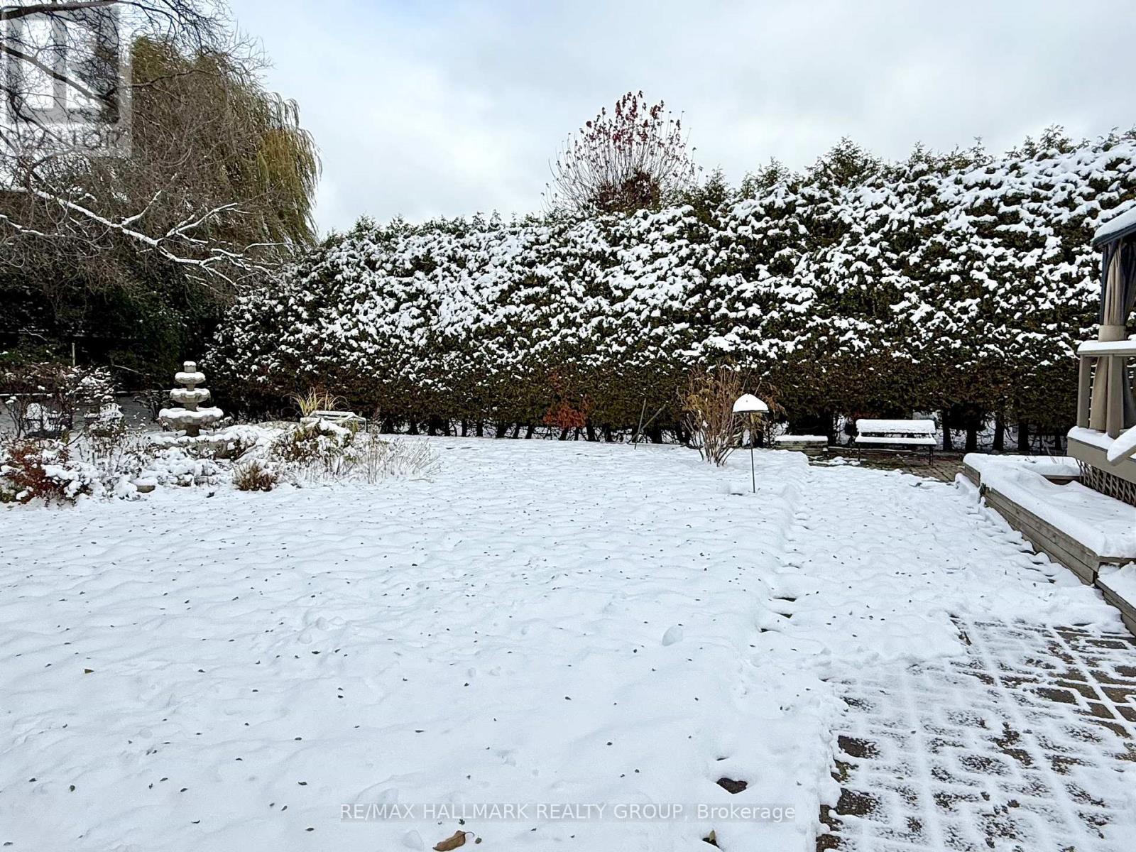 18 Kerry Crescent, Ottawa, Ontario  K2E 5V6 - Photo 36 - X12473157