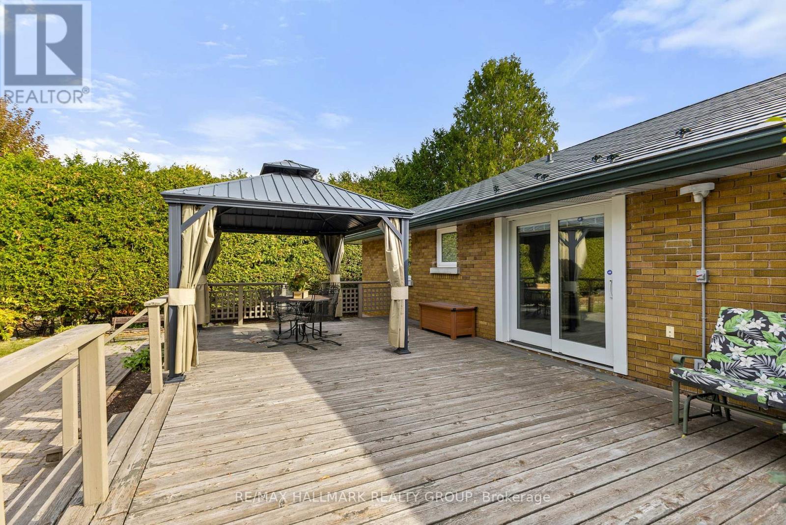 18 Kerry Crescent, Ottawa, Ontario  K2E 5V6 - Photo 40 - X12473157