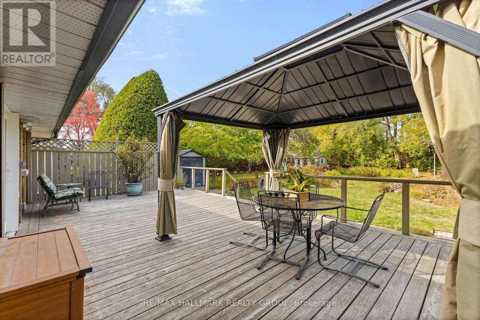 18 Kerry Crescent, Ottawa, Ontario  K2E 5V6 - Photo 39 - X12473157