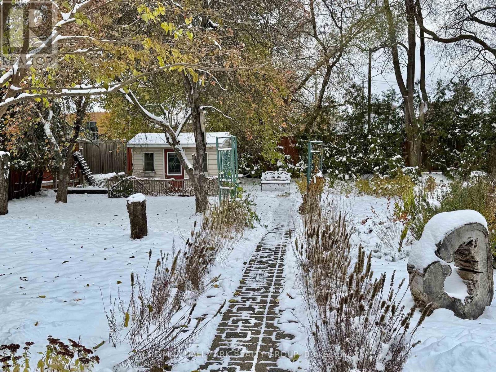 18 Kerry Crescent, Ottawa, Ontario  K2E 5V6 - Photo 38 - X12473157