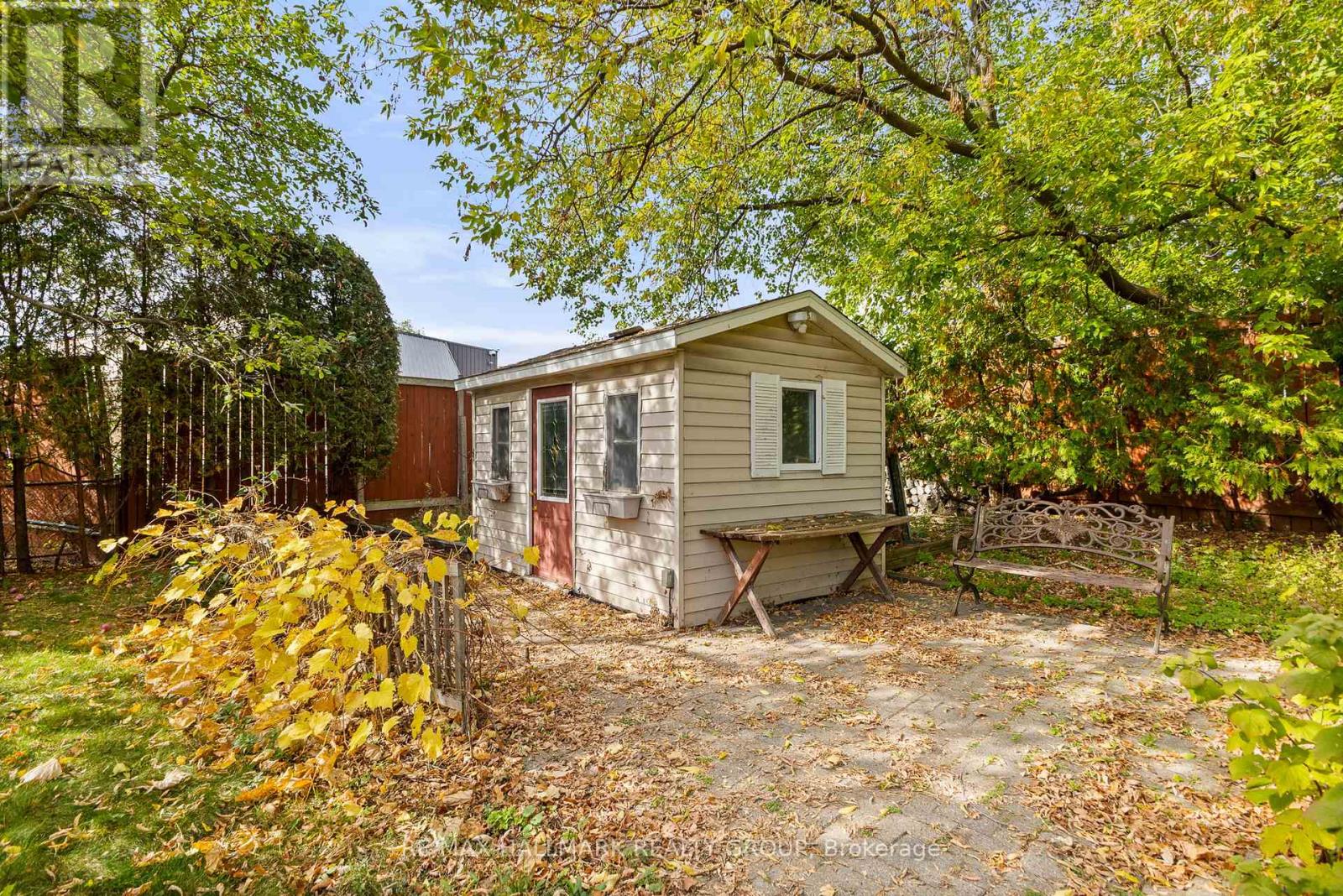 18 Kerry Crescent, Ottawa, Ontario  K2E 5V6 - Photo 44 - X12473157