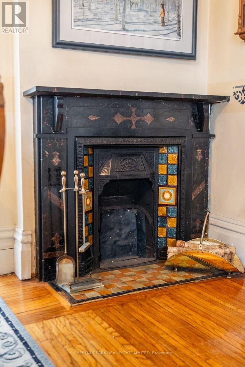 12 Maple Avenue, Prince Edward County (Picton), Ontario  K0K 2T0 - Photo 11 - X12533608