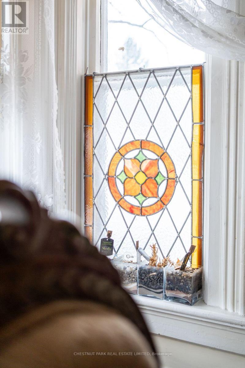 12 Maple Avenue, Prince Edward County (Picton), Ontario  K0K 2T0 - Photo 14 - X12533608