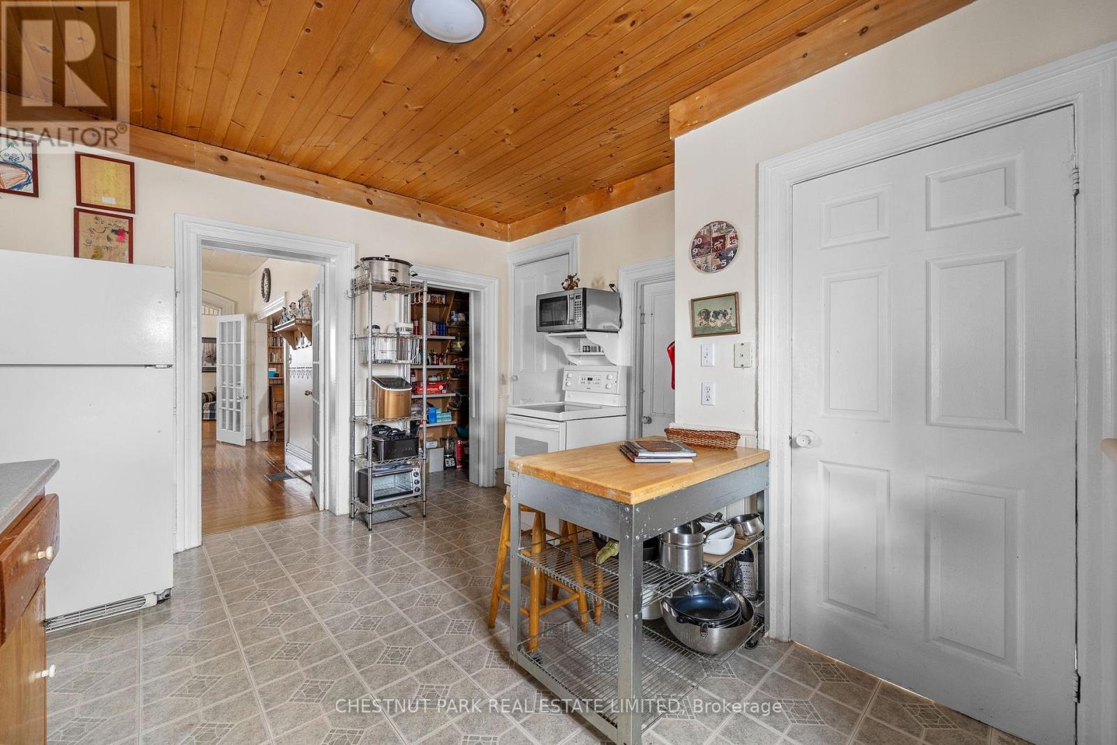 12 Maple Avenue, Prince Edward County (Picton), Ontario  K0K 2T0 - Photo 16 - X12533608