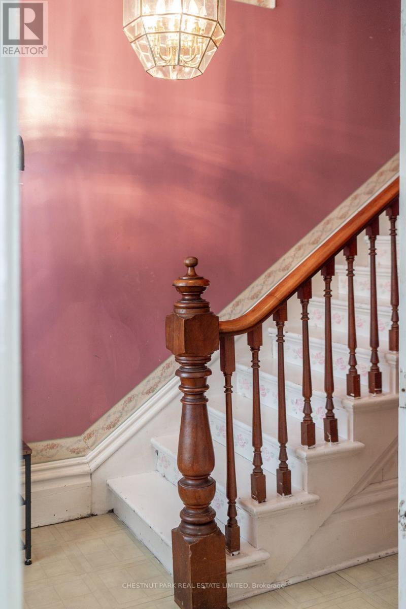 12 Maple Avenue, Prince Edward County (Picton), Ontario  K0K 2T0 - Photo 8 - X12533608