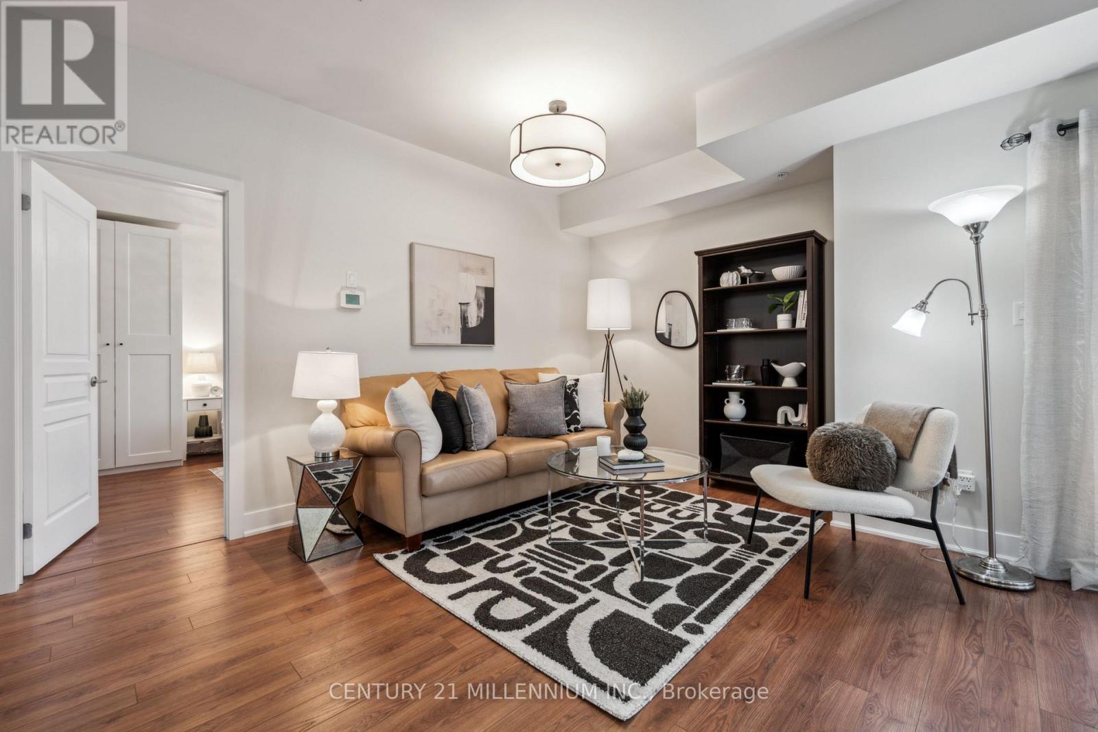 119 - 128 Garden Drive, Oakville, Ontario  L6K 0H7 - Photo 10 - W12533378