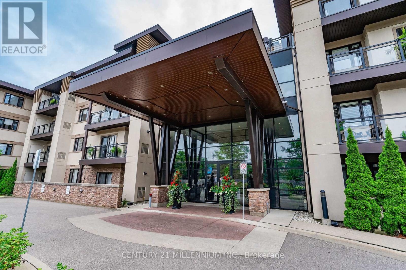 119 - 128 Garden Drive, Oakville, Ontario  L6K 0H7 - Photo 4 - W12533378