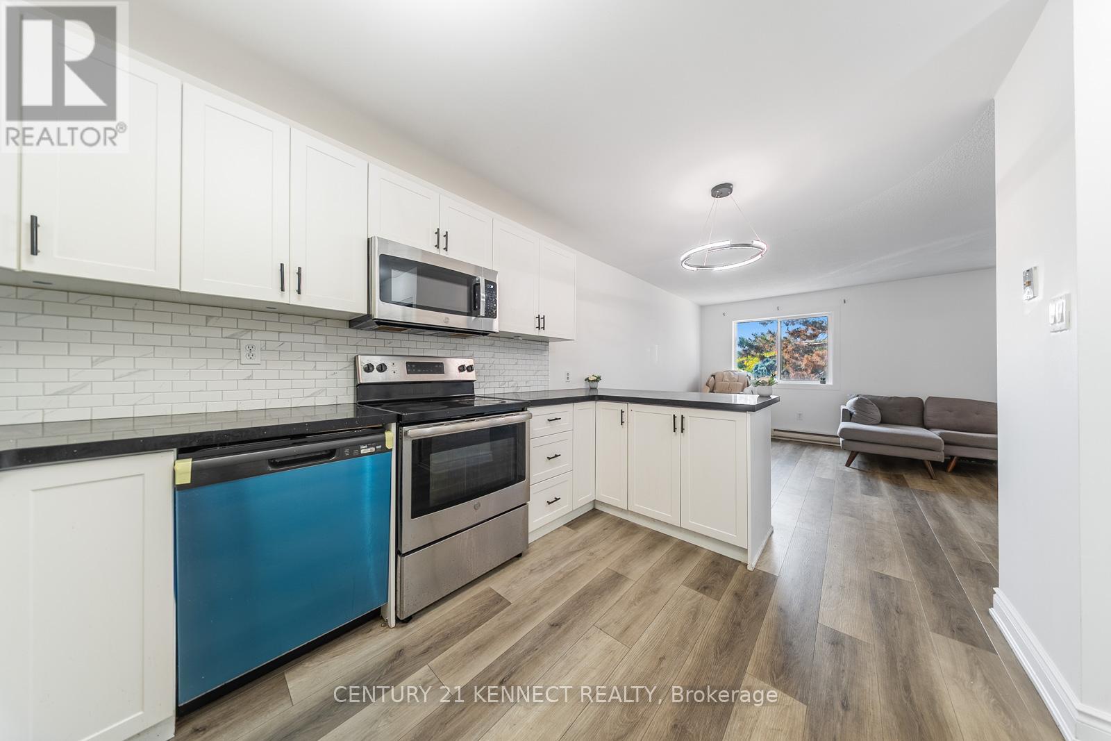 71 - 1030 Falgarwood Drive, Oakville, Ontario  L6H 2P5 - Photo 11 - W12533404