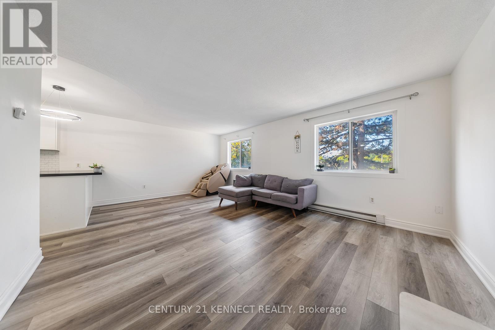 71 - 1030 Falgarwood Drive, Oakville, Ontario  L6H 2P5 - Photo 4 - W12533404