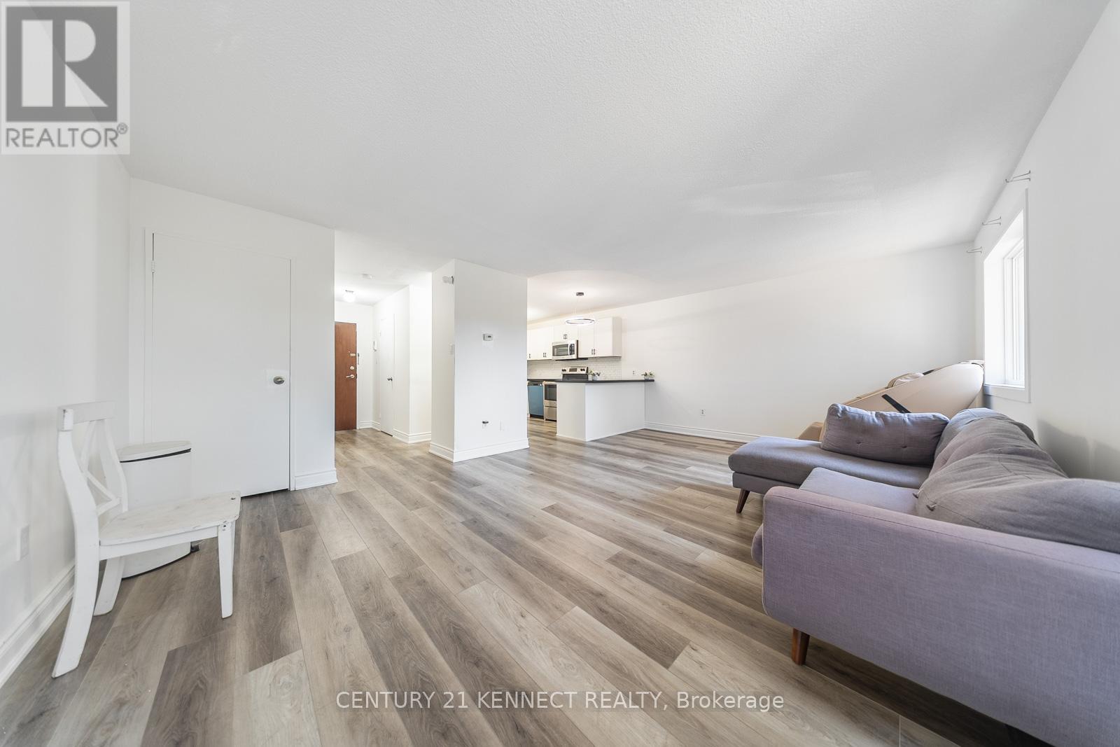 71 - 1030 Falgarwood Drive, Oakville, Ontario  L6H 2P5 - Photo 5 - W12533404