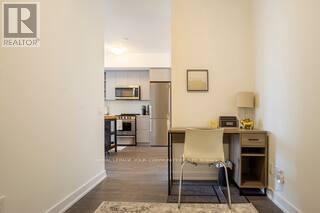 819 - 251 Manitoba Street, Toronto, Ontario  M8Y 4G9 - Photo 6 - W12533456